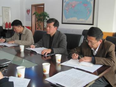 省教育厅民教处处长张尔桂（中）来学院指导工作	